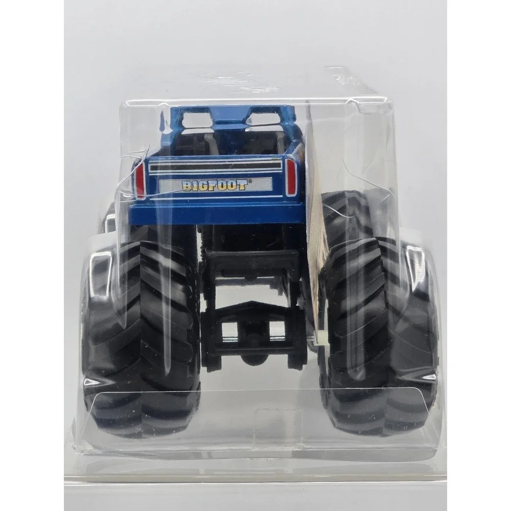 Hot Wheels Monster Truck - 1:24 Scale‎ Die-Cast Toy Truck - DAMAGED PACKAGING